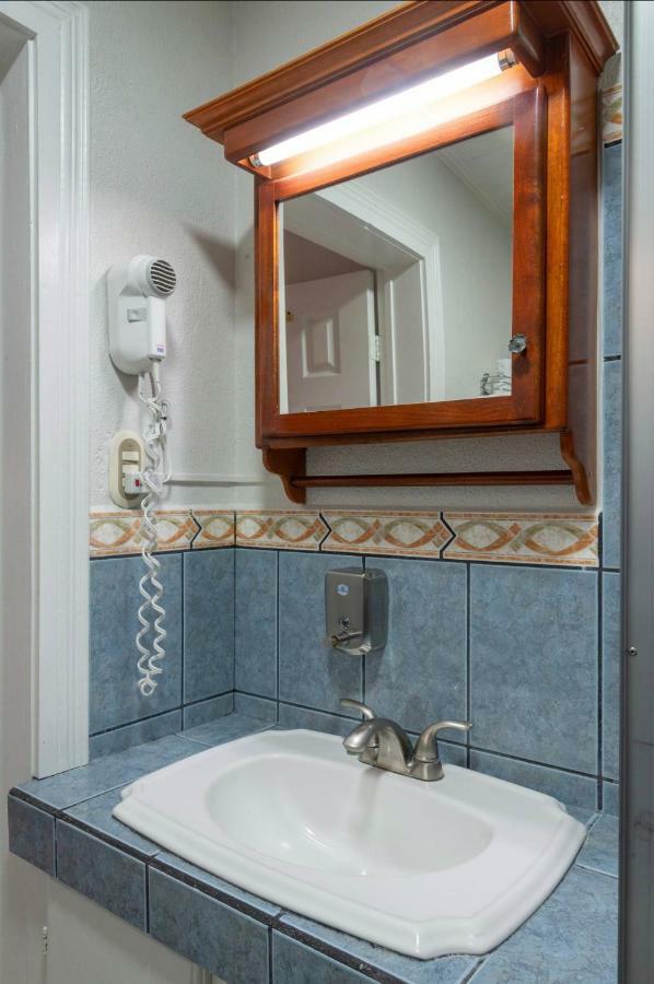 סן חוזה Prado Inn & Suites מראה חיצוני תמונה